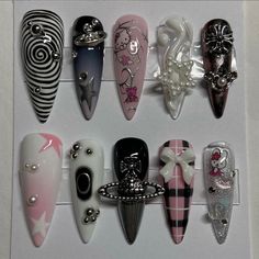 editoral nails vivienne westwood nails coquette swirl aesthetic hello kitty Paznokcie Hello Kitty, Punk Nails, Airbrush Nails, Goth Nails, Grunge Nails, Hello Kitty Nails, Really Cute Nails