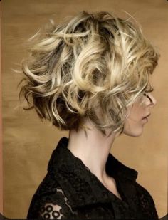 Choppy Layered Bob Hairstyles Texture Short Wavy, Blonde To Silver Hair Before And After, Short Shaggy Haircuts Choppy Layers Fine Hair Bob Hairstyles, French Bob Thick Hair, Summer Hair Highlights For Brunettes, Highlights Ombre, Highlights For Brunettes, Summer Hair Highlights, Summer Balayage