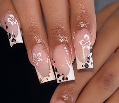 Cheetah Hibiscus Nails, Wow Nails, Leopard Print Nails, Cute Acrylic Nail Designs, Unique Acrylic Nails, Bling Acrylic Nails