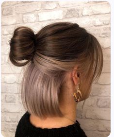 Hidden Hair Color, Gemini Hair, Color Block Hair, Rambut Brunette, Hair Color Underneath, Peekaboo Hair, Hairdos For Short Hair, Short Hair Color, Hair Inspiration Color