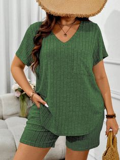 Conjunto de 2 peças Camiseta de Verão de Manga Curta com Decote em V e Costela de cor sólida Plus Size Verde Militar Casual    Simples  Elasticidade Média  Women Plus Clothing, size features are:Bust: ,Length: ,Sleeve Length: Top And Shorts Set, Breast Tape Lift, Printed Sleeveless Top, Elegant Dresses Long, Women Midi, Knit Pants, Kids Beachwear