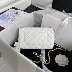 CNL2 Zimal Bags 843 Most of the bags comes with Complete Box; A+ Excellent Quality; Contact us if you've any questions in your mind. Chanel Pearls, White Quilt, Chanel Bags, Flap Bag, Chanel Bag, Designing Women, Contact Us, Luxury Bags, Paper Bag