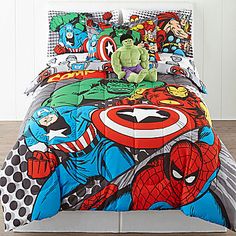 the avengers bedding set is on display