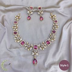 Maroon Jewelry, Emerald Necklace Set, Dainty Wedding, Jewelry Ruby, Sabyasachi Jewellery, Bridal Jewelry Vintage, Multi Coloured Necklaces, Bridal Elegance, Necklace Purple