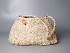 Size: S 32cm*20cm*8-10cm photos on this listing is Chalk White S          L 36cm*28cm*8-10cm please find another listing in my shop Color Options: Green/Kaffe/Brown/Chalk white/Silver Cotton inner bag is included Ceyell is a handwoven braided bag made of genuine cow leather the veg tan leather, we can offer colors in black/brown/Chalk white/Kaffee/Silver You can wear it cross body, if you need an over shoulder strap we can make a shorter strap for you please ask me. Veg tan leather is genuine cow leather, it presents the slouchy and vintage style. Processing time 1-2 weeks 100% hand braided Leather Intrecciato Weave Shoulder Bag For Beach, Eco-friendly White Shoulder Bag With Braided Handles, Eco-friendly Beige Woven Leather Beach Bag, Eco-friendly Brown Woven Leather Shoulder Bag, Basket-shaped Beach Bag In Woven Leather, Braided Bag, White Cow, Chalk White, Veg Tan Leather