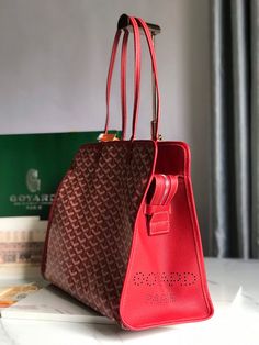 Size: 40cm*17cm*31cm It comes with Dust box, Care manual, Tag, and Paper bag. High-end Red Office Bag, High-end Red Bag For Everyday Use, High-end Red Shoulder Bag For Office, High-end Red Satchel Tote, High-end Red Shoulder Bag With Top Carry Handle, High-end Red Shoulder Bag With Top Handle, French Elegance, Lv Purse, Mommy Bag