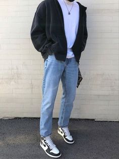 Jordan 1 Outfit, Jordans Outfit, Jordan Outfit, Trendy Boy Outfits, Mens Trendy Outfits, Street Style Outfits Men, Men Stylish Dress, Guys Clothing Styles, Mens Outfit Inspiration