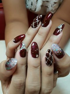 Jewellery Nail Art, Nail Art Pengantin, Nailart Merah Maroon, Nailart Maroon, Nail Art Merah, Maroon Nail Designs, Inai Pengantin