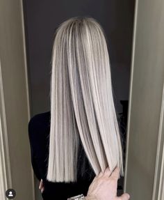 Silver Ash Hair, Silvery Blonde Hair, Icy Blonde Hair Color, Silver Blonde Hair, Beautiful Gray Hair