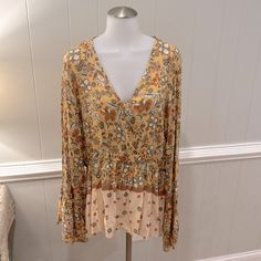 Womens Boho Bell Sleeve Wrap Blouse This Is A Flowy, Lightweight Piece That Would Be Great To Transition Into Fall With! New With Tags Size Xxl Will Ship Same Day. Orange Bohemian V-neck Top, Orange Printed V-neck Top, Flowy Orange V-neck Blouse, Flowy Orange Blouse With Floral Print, Orange Flowy Long Sleeve Tops, Flowy Orange Floral Print Blouse, Orange Floral Print V-neck Top, Orange Printed V-neck Blouse, Flowy V-neck Top With Boho Print