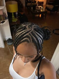 Short Braids Ponytail, Tems Hair Braids, Haircuts For Diamond Faces, Swirl Cornrows, Faces Male, Cute Box Braids Hairstyles, Pretty Braided Hairstyles