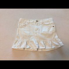 Levi’s Light Khaki Skort Excellent Condition, Never Worn Size 10 Cute White School Bottoms, Cute White Bottoms With Pockets, Playful White Shorts For School, Playful White Bottoms With Pockets, Skorts, Kids Bottoms, Levi's, Size 10, Cream