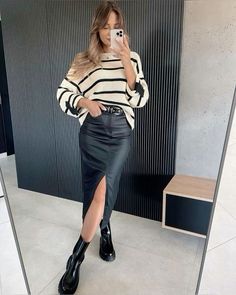 Leather Skirt Work Outfit, Winter Leather Skirt Outfit, Midi Skirt And Boots Outfit, Black Leather Midi Skirt Outfit, Black Leather Skirt Outfit Winter, Leather Skirt Outfit Casual, Leather Midi Skirt Outfit, Long Leather Skirt Outfit, Faux Leather Skirt Outfit