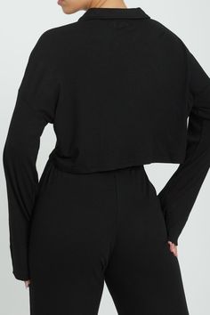 Step into effortless style with the Rory Oversized Crop. This chic top features a loose, airy fit with exaggerated sleeves for a touch of drama. Its ribbed texture and easy silhouette make it a perfect match for any Riot lounge bottom. It's a versatile piece that promises both comfort and style, ideal for elevating your casual wear. The Rory Crop is the must-have top that effortlessly combines laid-back vibes with a fashion-forward twist. Model is 5'9 and wears a size S/M Extra Small fits 0-2 Sm Easy Silhouette, Exaggerated Sleeves, Chic Top, Ribbed Texture, Perfect Match, Effortless Style, Fashion Forward, Casual Wear, Drama