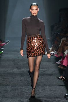 Sergio Hudson Spring 2024 Ready-to-Wear Fashion Show | Vogue Sergio Hudson, Fashion Runway Show, 90s Fashion Outfits, Copenhagen Fashion Week, Outfit Trends, Fashion 2024, Print Trends, Hottest Fashion Trends, Neutral Fashion