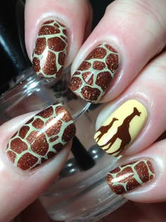 Giraffe Nails, Pattern Nails, Animal Nail Art, Nail Art Trends, Giraffe Pattern, Animal Nails, Animal Print Nails