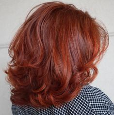 Hair For Fair Skin, Short Copper Hair, Bright Copper Hair, Copper Brown Hair Color, Auburn Red Hair, Hair Color Mahogany