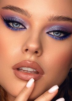 Blue Eyes Purple Eyeshadow, Car Eye Makeup, Blue Purple Makeup Looks, Periwinkle Makeup Looks, Periwinkle Makeup, Purple Blue Makeup, Purple And Blue Eyeshadow, Blue And Purple Makeup, Purple Makeup Ideas