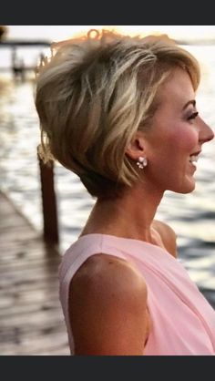 Gorgeous Gray Hair, Chin Length Hair, Short Hairstyles For Thick Hair, Cute Hairstyles For Short Hair, Haircut For Thick Hair