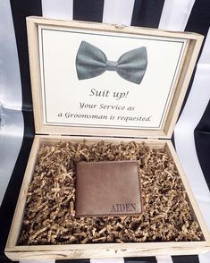 Groomsmen gift box - Knot and Nest Designs Diy Groomsmen Gifts, Groomsmen Kit, Junior Groomsman Gift, Groomsman Gift Box, Asking Groomsmen, Groomsmen Boxes, Junior Groomsmen, Groomsmen Proposal Gifts, Bridesmaid Groomsmen Gifts