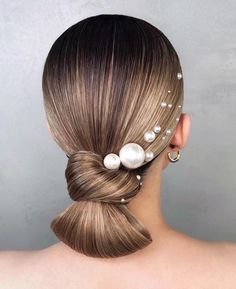 Classy Hairstyles, Simple Prom Hair, Hollywood Hair, Bridal Hair Inspiration, Beautiful Hairstyle, Low Bun, Elegant Updo