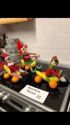 Napkin Folding Ideas, Kindness Elves, Funny Elf On The Shelf, Paper Napkin Folding, Folding Ideas, Elf Magic