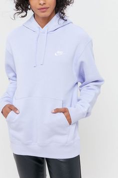 Nike Hoodies, Vintage Nike Sweatshirt, Sweatshirt Nike, Essential Hoodie, Tokyo Street Fashion, Trendy Hoodies, Lazy Outfits, Nike Sweatshirts