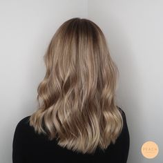 Soft Ashy Blonde Hair, Dark Beige Blonde Hair, Dark Blonde Lowlights, Dark Dirty Blonde, Brown Hair Inspiration, Dark Blonde Hair Color, Ash Blonde Hair