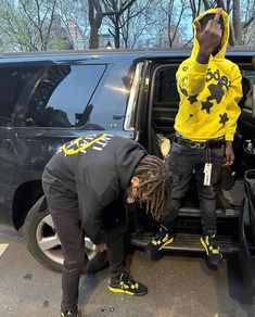 Sneakerhead Room, Drippy Fits, Yellow Fits, Swag Outfits Men, Cute Relationship Photos, B Fashion