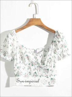 Vintage Summer White Floral Crop top V-neck Short-sleeved Slim Cut Women Blouse Imperial Fashion, Print Shirts Women, Casual Outerwear, Women Blouse, Women Shirt, Floral Crop Tops, Women Shirts Blouse, Summer Fashion Outfits, Short Shirts