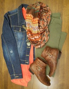 b29eed44276144e4e8103a661f9a78b7desc44883078ri Look Boho Chic, Olive Pants, Jean Jacket Outfits, Jacket Denim, Jeans Jacket, Distressed Denim Jacket, Denim Jacket Women, Mode Inspiration