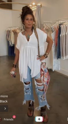 Buckle Inspired Outfits, Short Palazzo Pants Outfit, Western Boho Outfits Casual, Western Outfit Midsize, Comfy Work Outfit Summer, Boho Western Outfits Plus Size, Summer Outfits For Plus Size, Boho Western Outfits Midsize, Arizona Outfits Fall