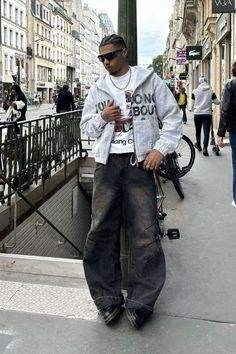 🤍🖤 Y2k Fashion Baggy Jeans, Black Washed Jeans Outfit Men, Baggy Jeans Fit Men, Fit Inspo Baggy Clothes Men Streetwear, Streetwear Jeans Outfit, Streetwear Men Outfits Casual, Brown Baggy Jeans Outfit, Streetwear Fits Men, Baggy Y2k Outfit