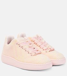 England Women, New Trainers, Burberry Outfit, Bridal Bag, Burberry Shoes, Latest Sneakers, Burberry London, New Sneakers, Evening Shoes