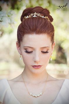 A leaf crown you can easily placed on your hair and suit varied hair styles. made of silver or 14K gold plated on brass. This bridal crown will make you look stunning and breathtaking in your vintage dress, or in your Grecian wedding look. This laurel leaf crown will be perfect for the vintage bridal look and it's very easy and cozy to wear. *Could be requested in silver or gold plating* **The shipping arrives between 8-10 days where priority registered mail is available (EU, US, Canada, and mor Laurel Leaf Crown, Wedding Halo Headpiece, Silver Leaf Headband, Bridal Halo Headpiece, Bridal Crown Crystal, Bohemian Headpiece, Grecian Wedding, Crystal Headpiece Wedding, Wedding Hairstyles And Makeup