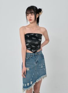 Butterfly Hair Claw, Graphic Print Top, Graphic Material, Hair Claw Clip, Woman Style, Butterfly Hair, Sleeveless Crop Top, Seoul South Korea, Hair Claws & Clips