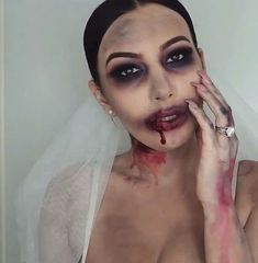 Easy Halloween Makeup - Zombie Bride - CosmopolitanUK Zombie Bride Makeup, Halloween Makeup Zombie, Halloween Zombie Makeup, Zombie Makeup Easy, Zombie Makeup Tutorials, Ghost Makeup, Zombie Halloween Makeup, Halloween Makeup Tutorial Easy, Makeup Zombie