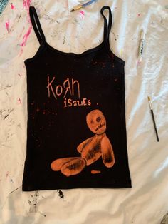 bleach alt fashion design custom tank top Bleaching Ideas Clothes, Bleach Top Diy, Emo Bleach Shirt, Bleach Top Design, Bleached Shirts Ideas, Bleach Shirt Design Grunge, Bleach Hoodie Designs Y2k, Bleached Top