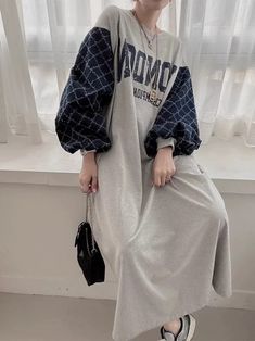 Letter Print Patchwork Lantern Sleeve Sweatshirt Dress – painevida Casual Chiffon Dress, Early 2000s Style, The 90s Fashion, Black Sleeveless Midi Dress, Dress Stands, Seasons Autumn, The Lantern, Y2k Outfits, Effortless Elegance