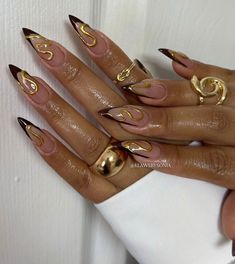 Golden Nails Designs, Golden Nail Art, Brown Nail Art, Stilleto Nails Designs, Brown Nail, Golden Nails, Acrylic Toe Nails, Scorpio Season, Glow Nails