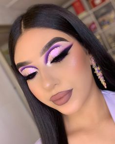 Full Glam Purple Makeup, Hoco Makeup For Purple Dress, Extra Eyeshadow Looks, Purple Makeup For Prom, Makeup Looks Ideas Creative, Wedding Makeup Lavender, Purple Makeup Looks For Prom, Makeup Ideas Purple Eyeshadow, Purple Prom Makeup Black Women