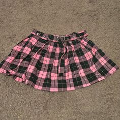 Women’s Pink And Black Plaid Skirt With Heart Belt Size: Women’s Medium Colors, Pink, Black, White, And Silver Condition: Never Worn Edgy Pink Skirt For Spring, Edgy Pink Spring Skirt, Edgy Fitted Pink Skirt, Edgy Pink Fitted Skirt, Goth Pink Outfit, Cute Black Mini Skirt, Pastel Goth Skirts, Kidcore Skirt, Black And Pink Clothes