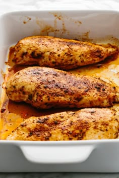 The best oven baked chicken recipe with juicy, tender, and extremely flavorful chicken breasts! It's an easy and healthy dinner that also works great for meal prep! Downshiftology Recipes, Best Baked Chicken, Turkey Meals, Baked Chicken Recipes Oven, Keto Board, Oven Baked Chicken, Breast Recipe