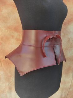 "VIDEO tutorial, PDF pattern Peplum belt, Wide waist belt Pattern PDF, Waist cincher pattern, Wide leather belt for women, Leather belt, Corset, Fashion belt SIZE 65 cm - 25 1/2 inch This is an instant PDF download pattern and NO PHYSICAL GOOD WILL BE SHIPPED * Finished style: Peplum belt, Wide waist belt * Finished product size: 65 CM * Material Description: About 10-14 feet (for reference only) 4-5 oz Print Size: US Letter or A4 Print using \"ACTUAL SIZE\" VIDEO tutorial: https://www.youtube.c Waist Belt Pattern, Waist Cincher Pattern, Peplum Belt, Belt Corset, Belt Pattern, Wide Waist Belt, Leather Peplum, Peplum Skirt, Leather Armor