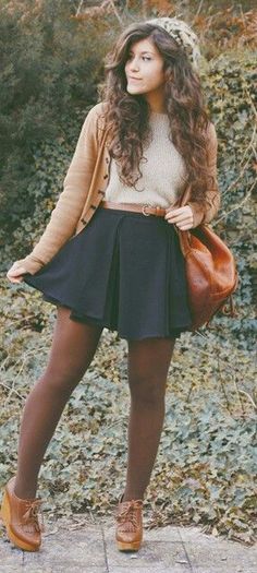 Busy Outfits, Neutral Backgrounds, Outfits Alternative, Rok Outfit, Peplum Tops, Tumblr Outfits, Winter Skirt, Outfits Winter, A Skirt