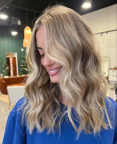 Brown And Blonde Foils, Blonde Half Highlights, Natural Blonde Highlights Medium Length, Brow With Blonde Highlights, Mini Blonde Highlights, Half Head Balayage Blonde, Honey Blonde Balayage With Money Piece, Natural Blonde With Money Piece, Dark Blonde Babylights