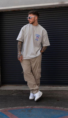 Neutral Colors Mens Outfit, White And Beige Mens Outfit, Neutral Streetwear Outfits Men, Drippy Men Outfits, Beige Fits Men, Street Wear Poses Men, Beige Cargos Outfits Men, Beige Aesthetic Outfit Men, Baggy Tshirt Outfit Men