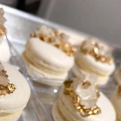 Charity Coley (Mrs.Queen) on Instagram: "Its a French Macaroon type of Sunday!!! First delivery down 3 to go iam not feeling my best but i feel God's  strength !!!!!!
Queenssweettreatsboutique@gmail.com or 904 554 1591 
#fyp #macarons #dessert #wedding #weddingdesserts #geode" Dessert Wedding, Gods Strength, French Macaroons, Wedding Desserts, Vow Renewal, Macaroons, Macarons