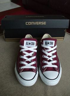 Maroon Converse! Boat Cruise, Combat Boot, Kinds Of Shoes, Converse Sneakers, Shoe Closet, Chuck Taylor Sneakers, Hunter Boots