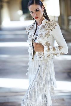 Spanish Style Clothing, Spanish Style Wedding, Ethno Style, Flamenco Dress, Spanish Fashion, Spanish Style, Fashion Mode, Mode Inspiration, White Fashion